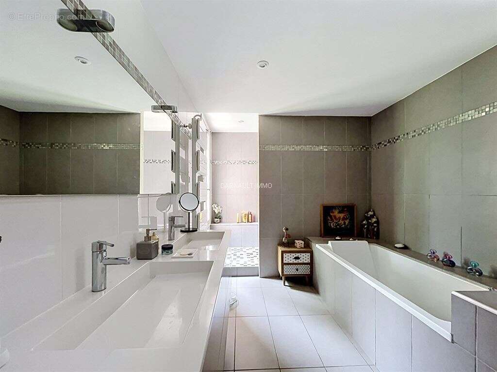 Villa familiale de 203 m² sur une parcelle de 1 703 m² au domaine lacoste - photo 7