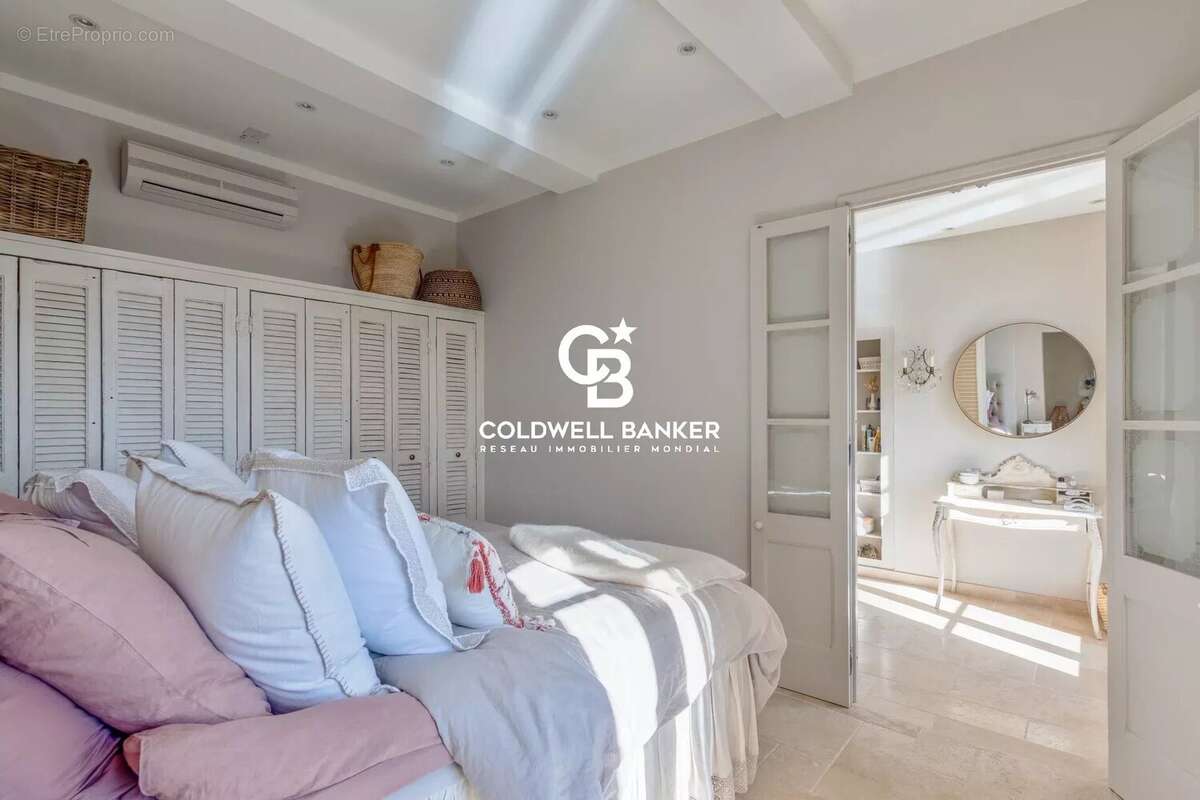 Maison à BORMES-LES-MIMOSAS