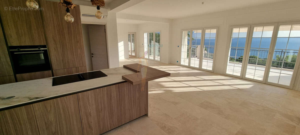 Maison à LES ISSAMBRES