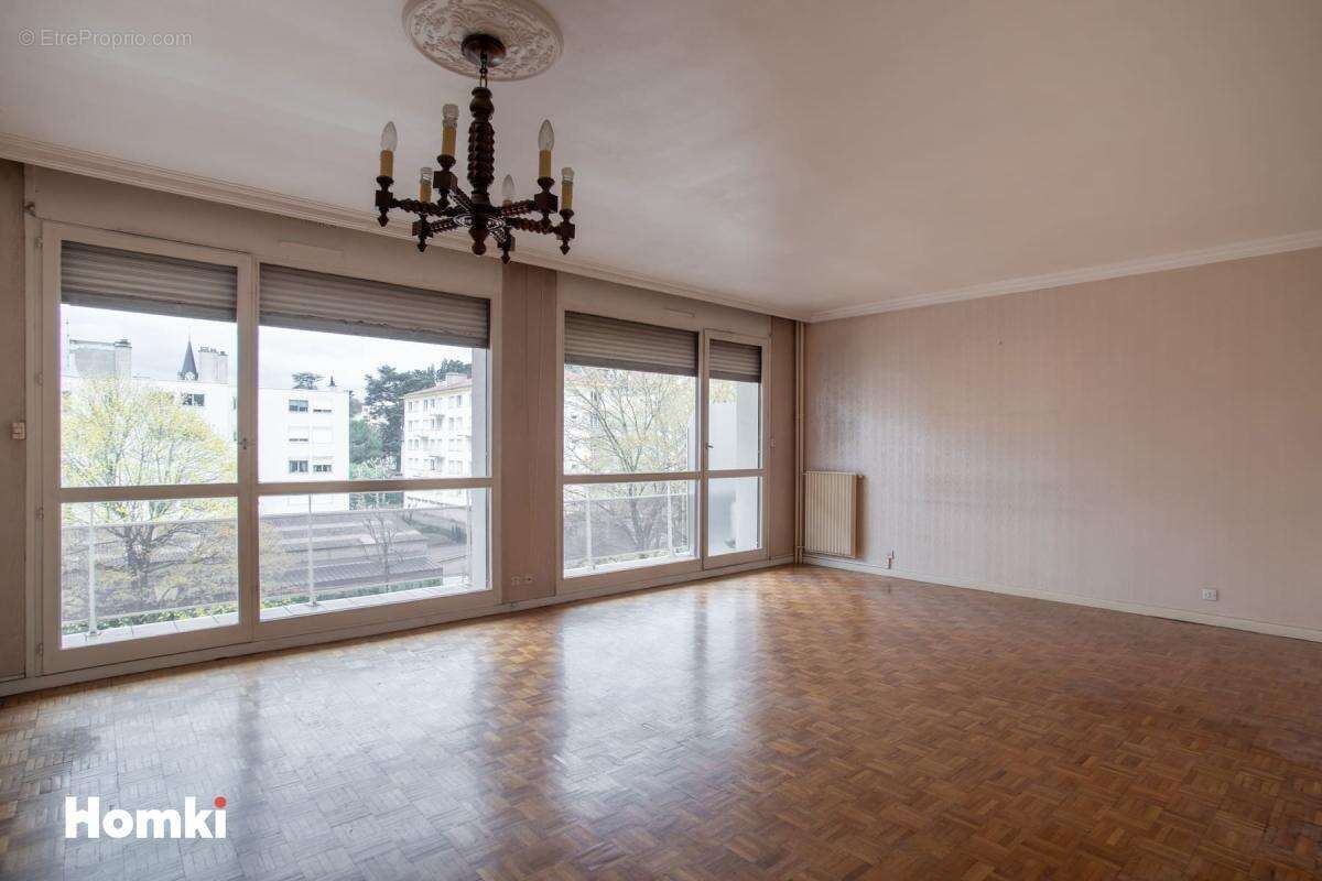 Appartement à SAINT-ETIENNE