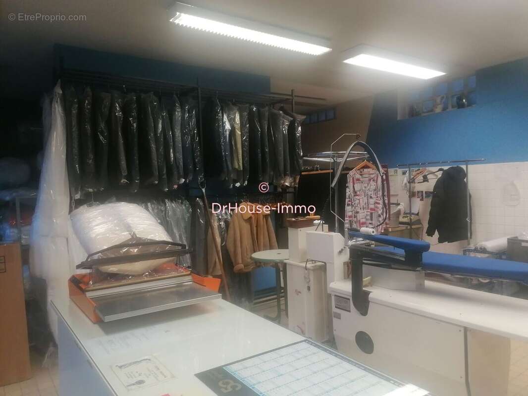 Commerce à ESPALY-SAINT-MARCEL