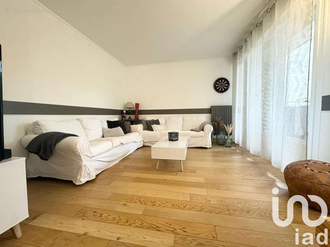 Photo 2 - Appartement à RUEIL-MALMAISON