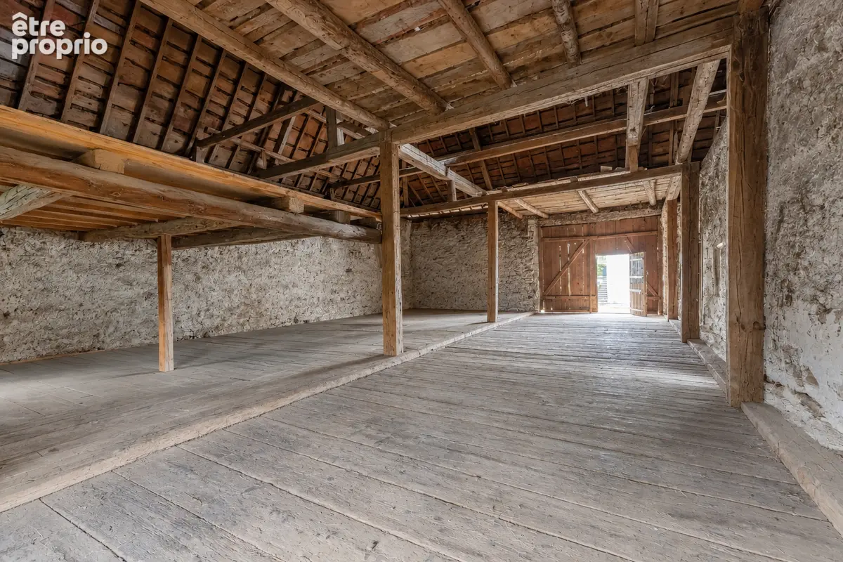 Grange à aménager à orchamps-vennes - photo 11