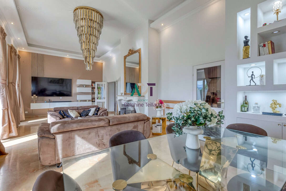 Appartement à CORENC