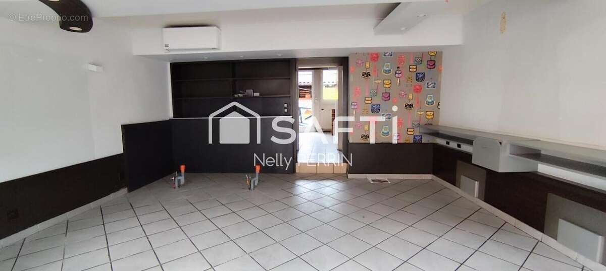 Photo 2 - Appartement à BAGE-LE-CHATEL