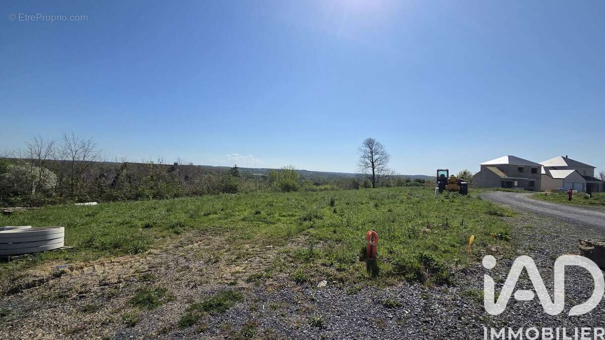 Terrain 730 m² à Subles  - photo 2