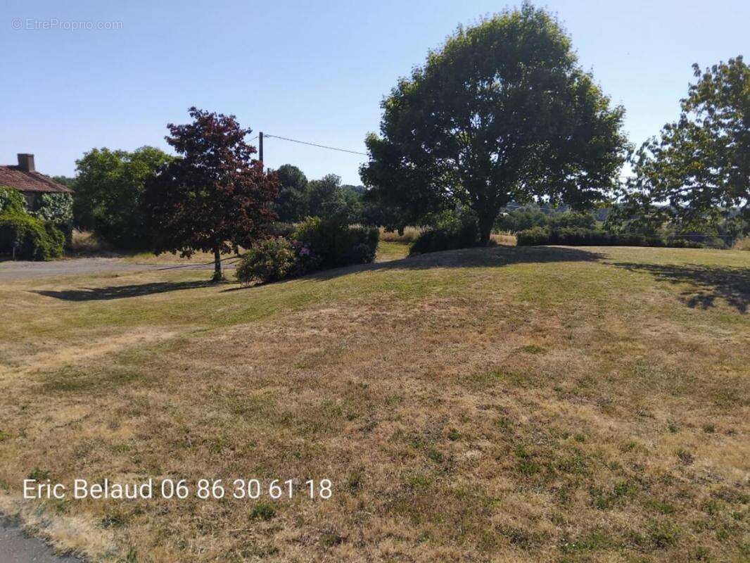 Maison à MONCOUTANT