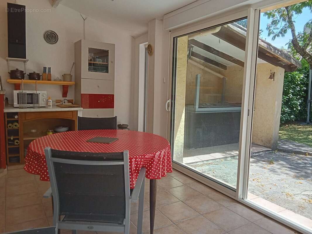 Maison de village rénovée 138m² - 6 ch / 3 sdb - jardin en bancels + 2 garages - photo 21