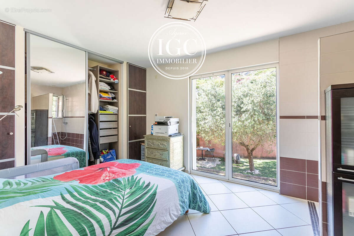Maison à vendre t4 avec piscine et dependance t2 a la couronne - photo 7