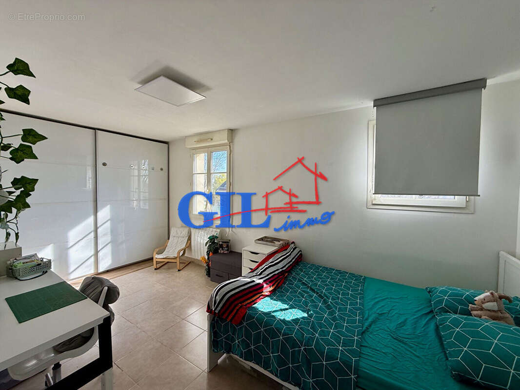 Maison à SAVIGNY-LE-TEMPLE