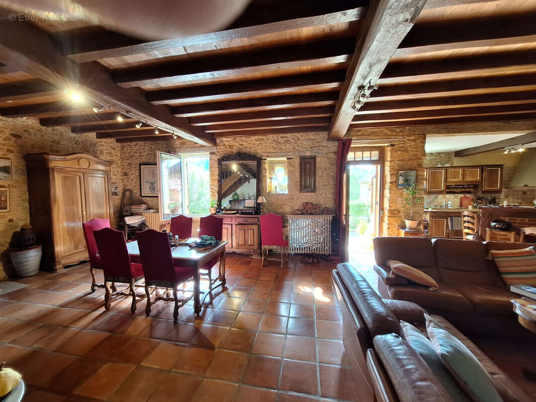 Maison à SAINT-POMPONT