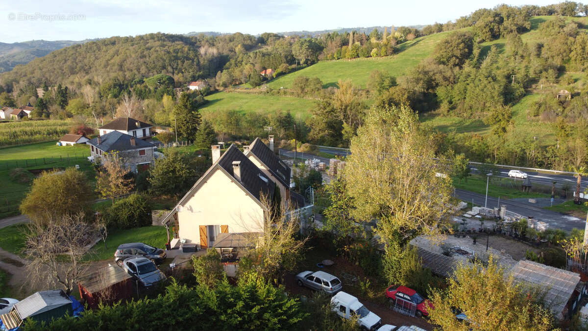 Appartement à AUZITS