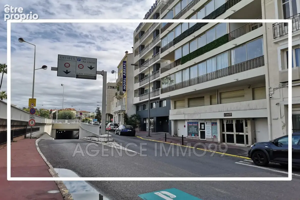 Parking à CANNES