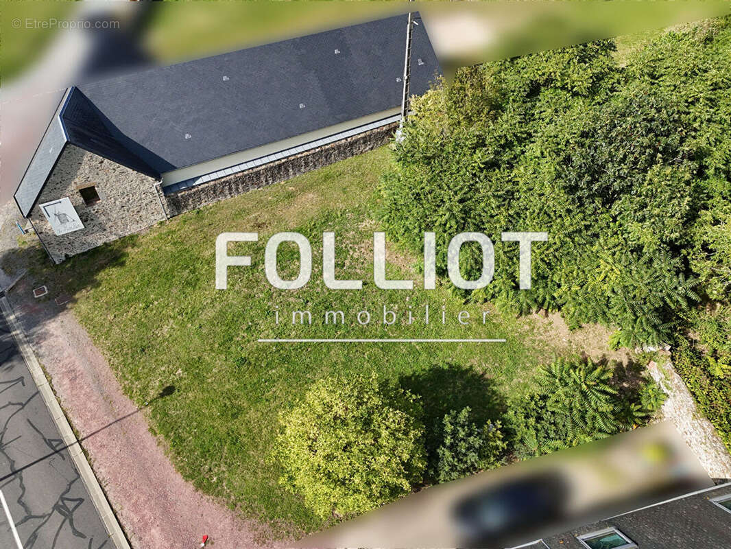 Terrain à GOUVILLE-SUR-MER