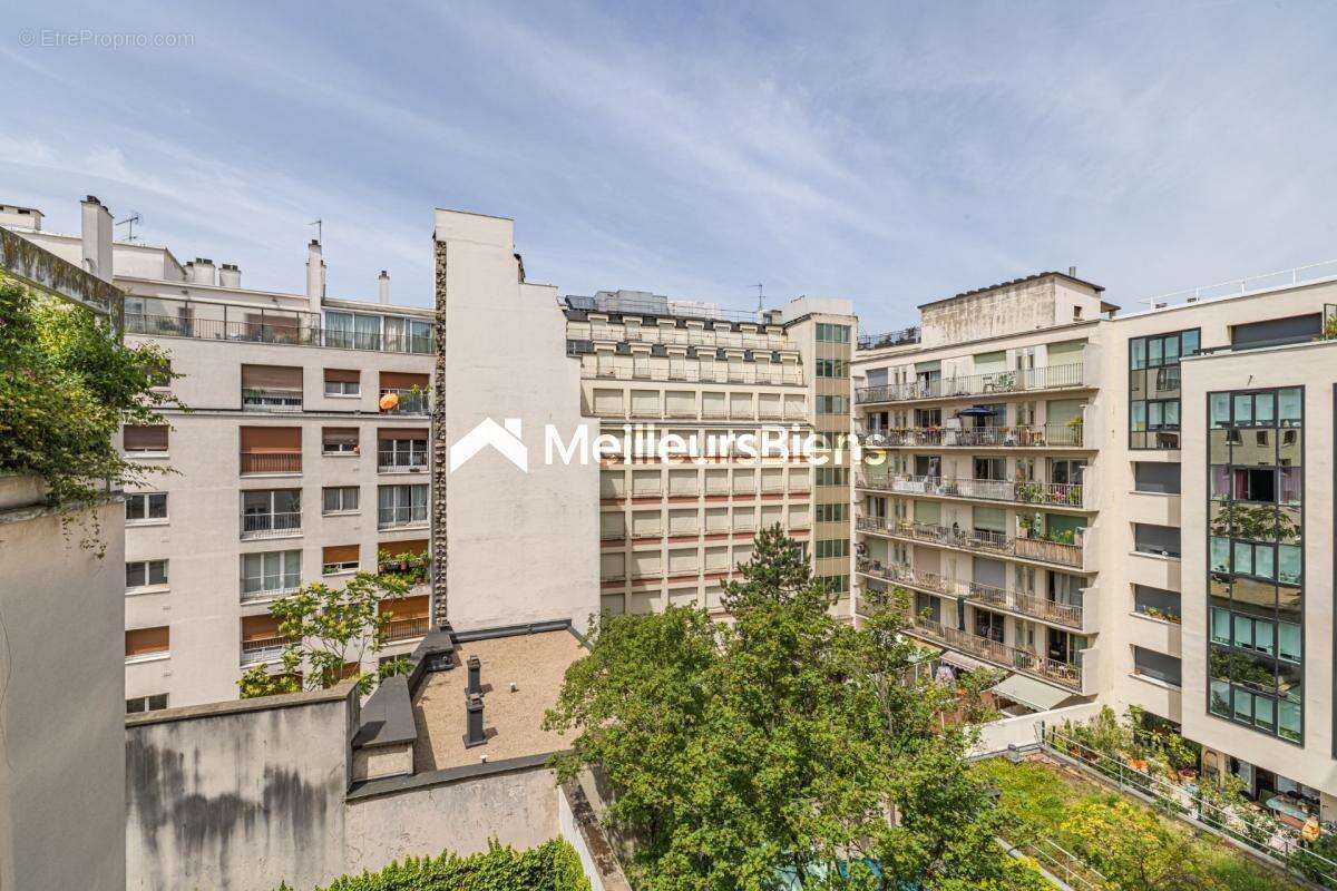 Appartement à PARIS-10E