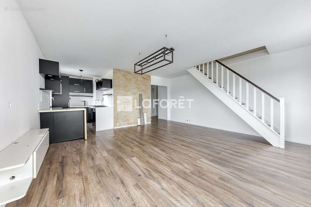 Appartement à PONTAULT-COMBAULT