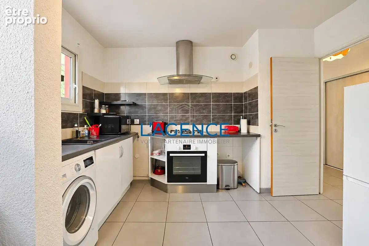 Hyères   appartement t3 de 68 m2 avec jardin privatif de 80 m2 et parkin - photo 4