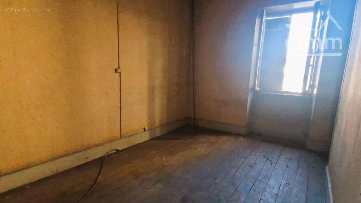 Appartement à LA TOUR-DU-PIN