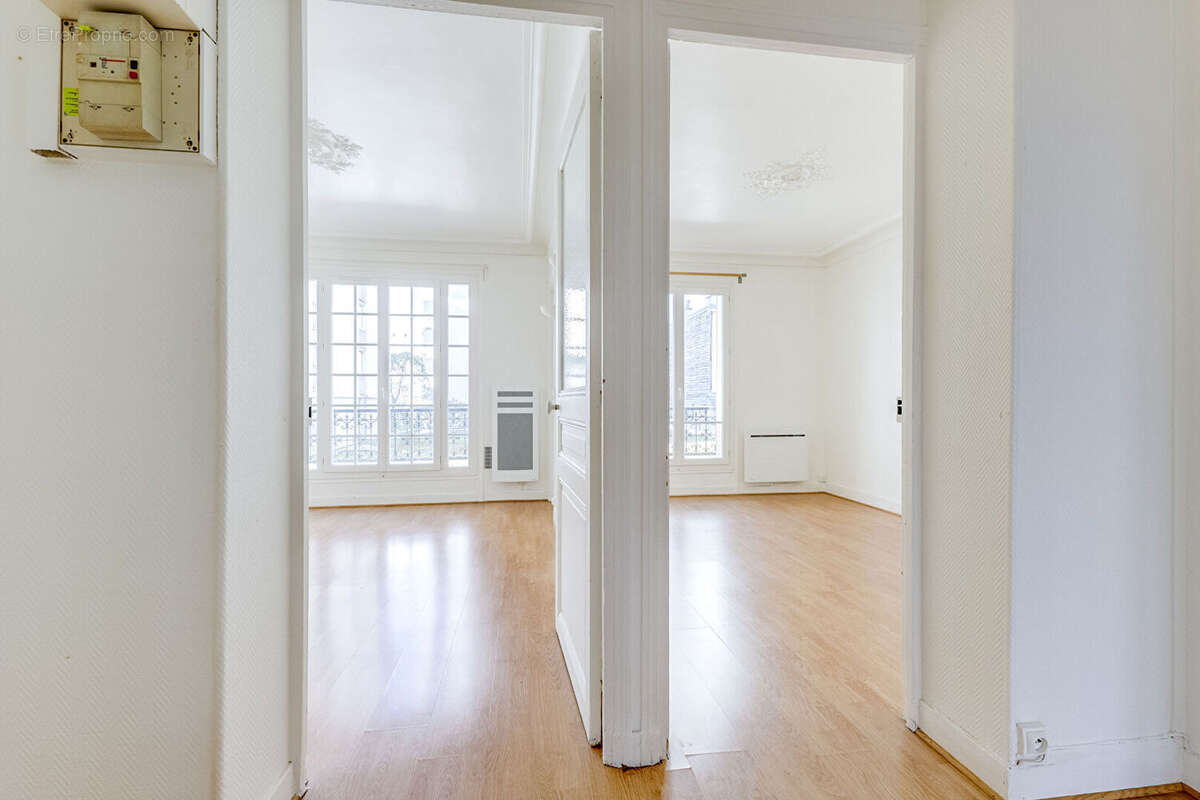 Appartement à PARIS-14E