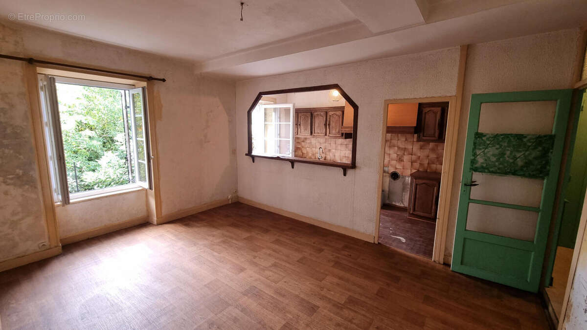 Maison au centre du village - photo 7