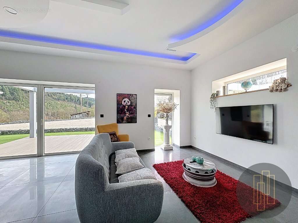 Maison à CHAMBOST-ALLIERES