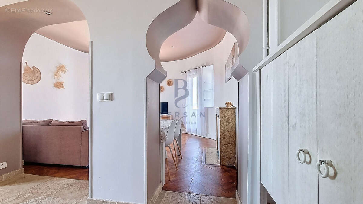 Appartement t2 centre ville st raphael calme vue mer imprenable - photo 14