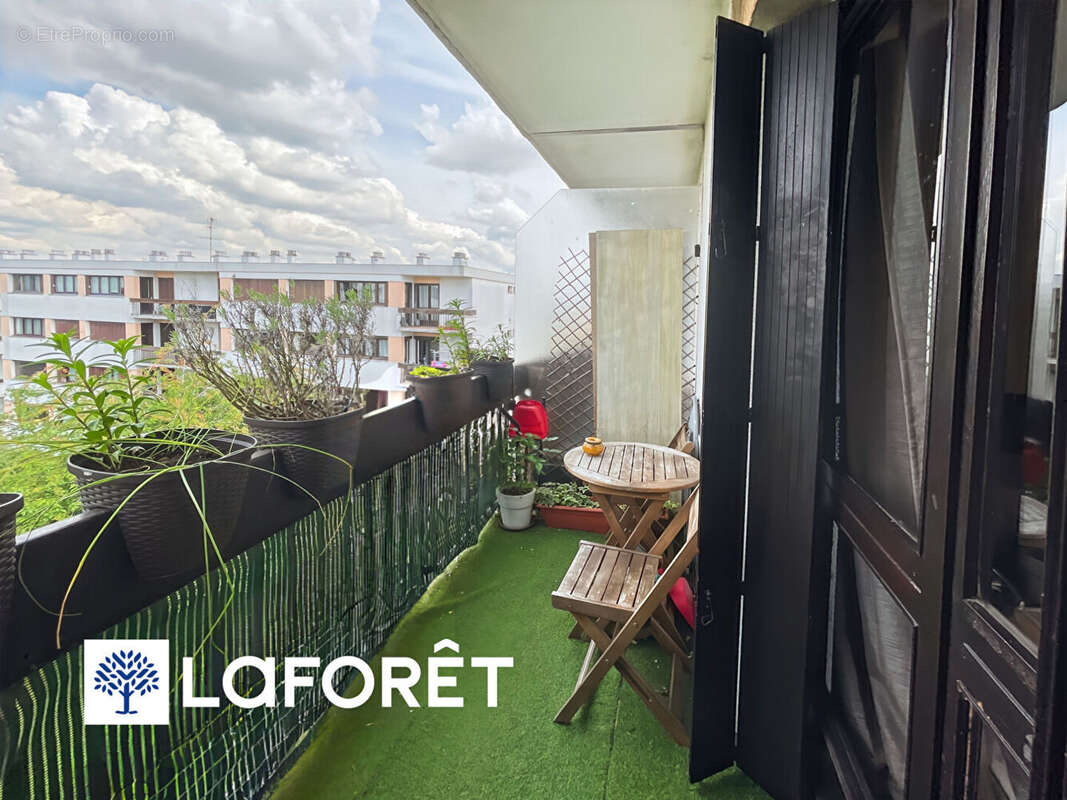 Appartement à SAINTE-GENEVIEVE-DES-BOIS