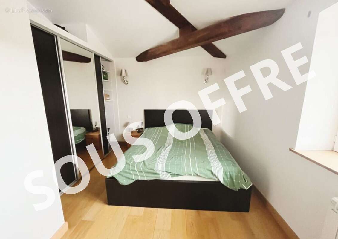 Appartement 94 m² à Fontaines-Saint-Martin  - photo 2