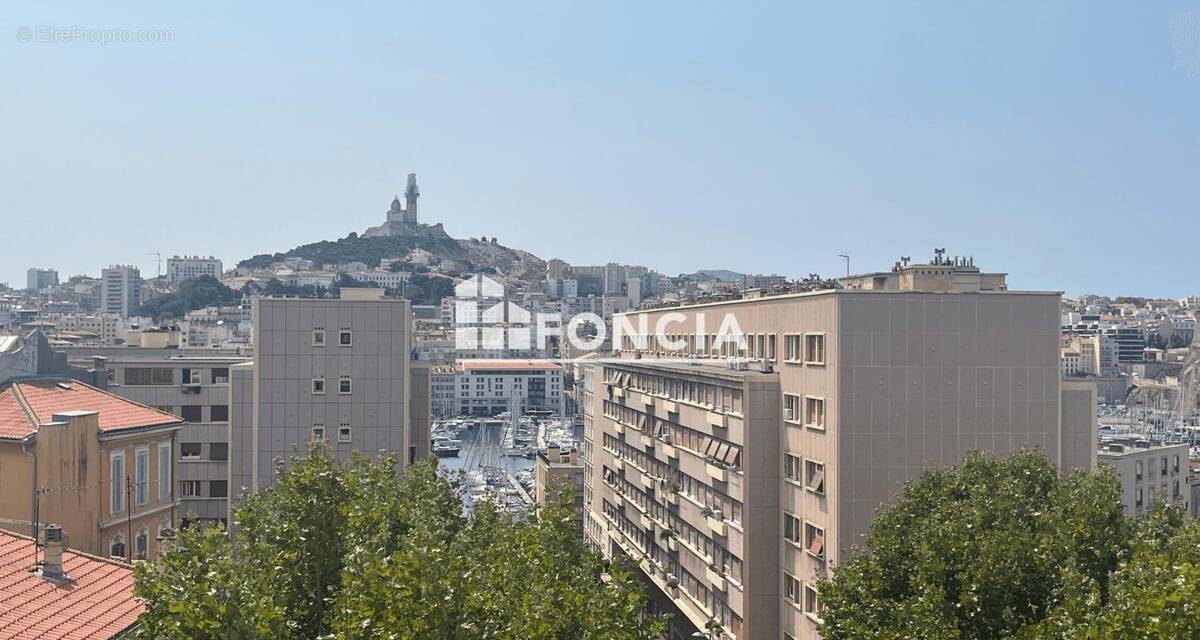 Appartement à MARSEILLE-2E