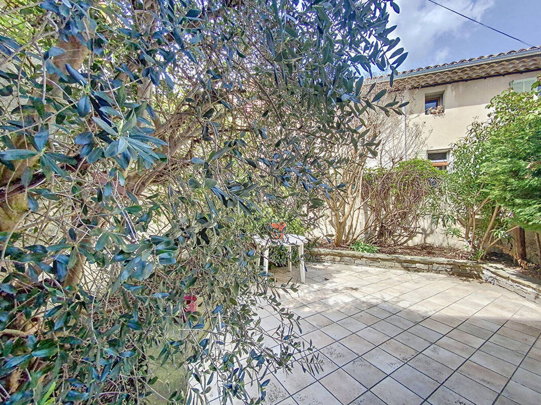 Maison à LA MOTTE-D'AIGUES