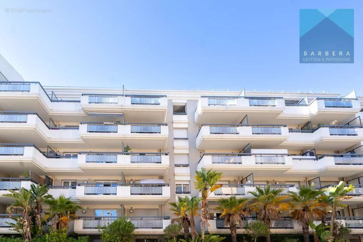 Appartement à SAINT-LAURENT-DU-VAR