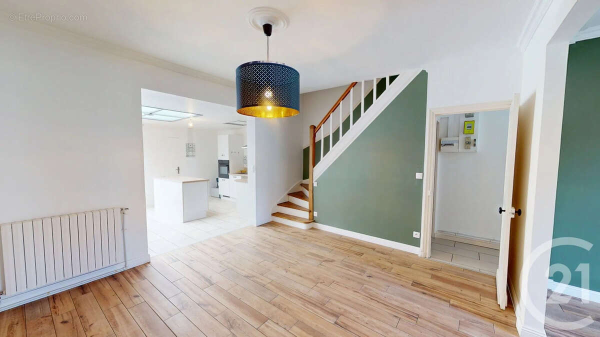 Maison à SAINT-QUENTIN