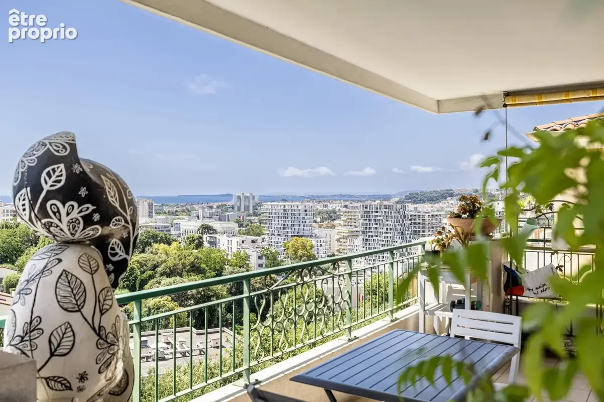Nice – Corniche Fleurie – Superbe 4 Pièces avec Terrasse Exceptionnelle de 85 m², Vue Mer Panoramique et Piscine - photo 4