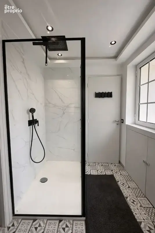 Maison de 220 m2 avec 6 pièces -2 dépendances et une piscine. - photo 11