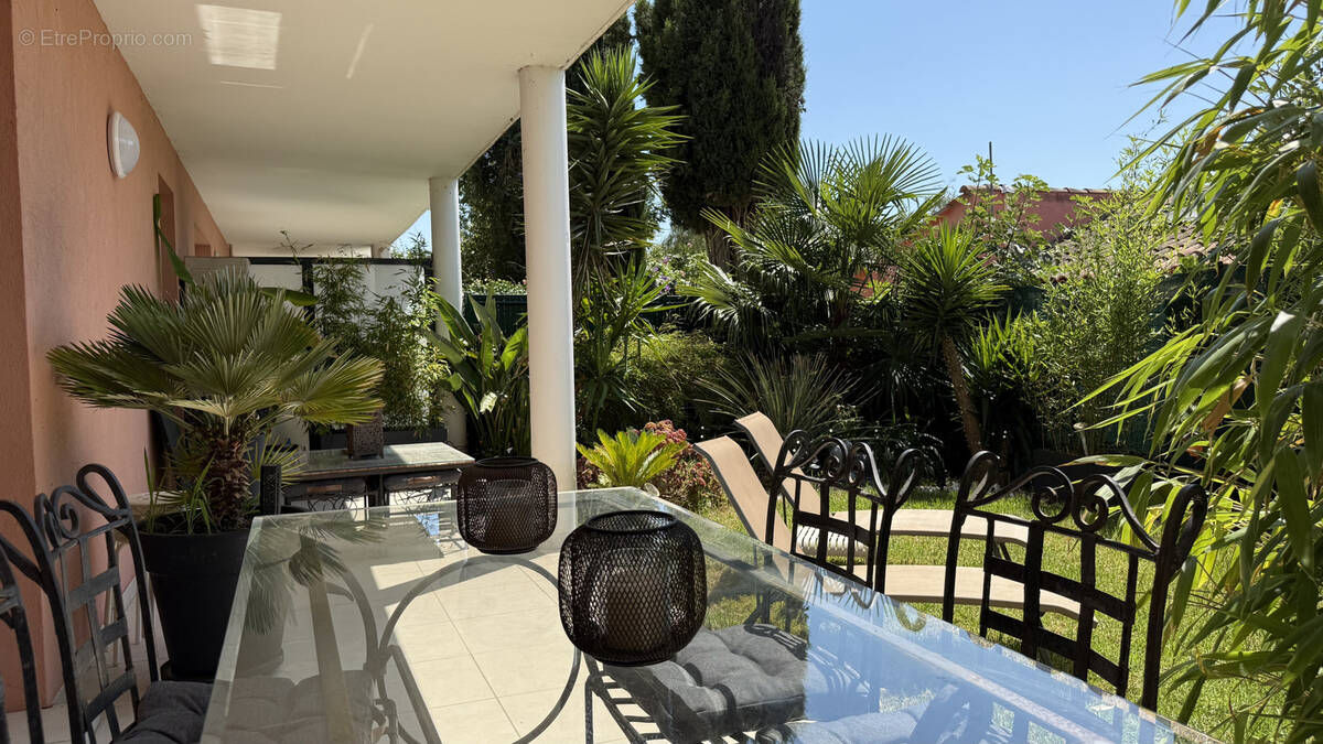 Appartement à SANARY-SUR-MER