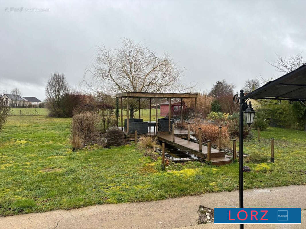 Maison à SAVIGNY-EN-SEPTAINE