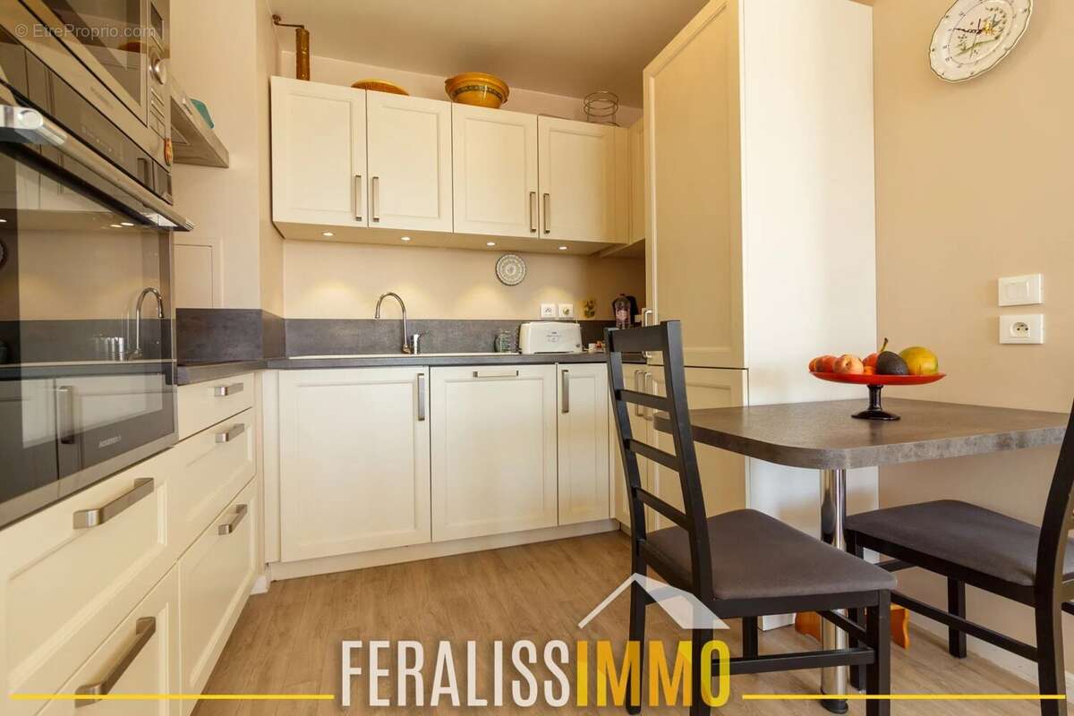 F5 impeccable avec 4 chambres à pied du RER A - photo 8