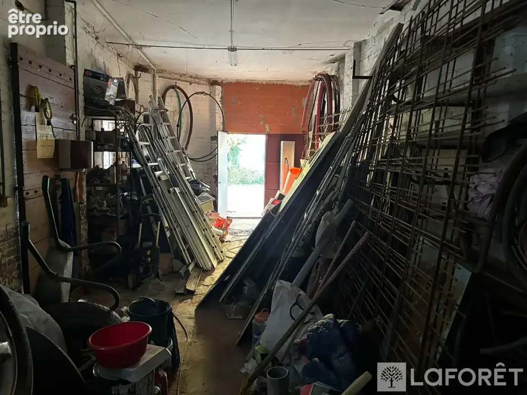 Entrepôt de 62 m² avec grande cour extérieure - photo 6
