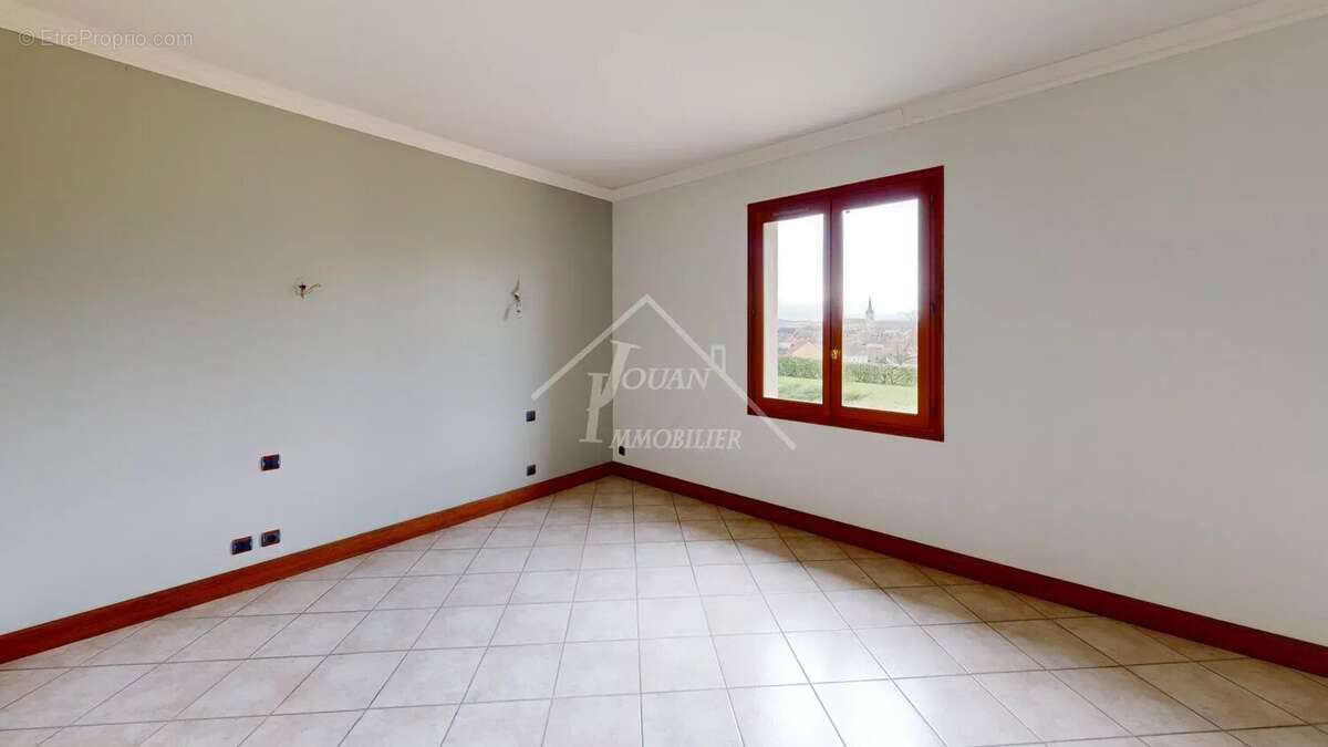 Maison à DOMPIERRE-SUR-BESBRE