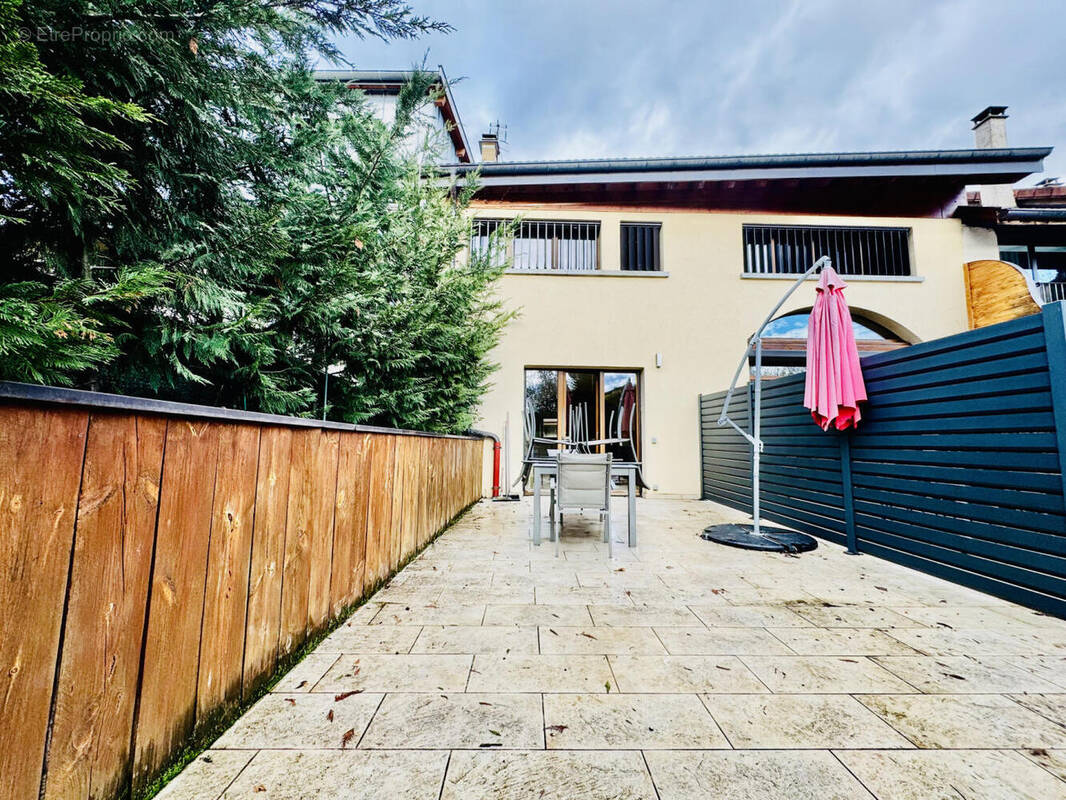 terrasse (2) - Appartement à VIRY