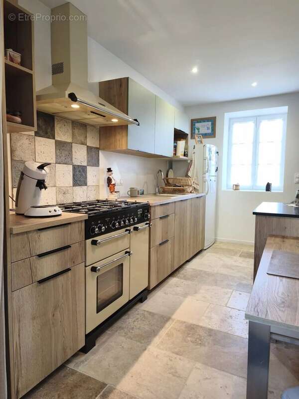 Maison en pierre avec 2 chambres - la bussiere - photo 10