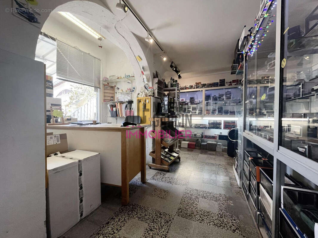 Commerce à L&#039;ISLE-SUR-LA-SORGUE