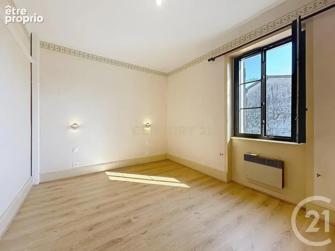 Maison 6 pièces 206 m² à vendre à Sathonay-Village (69580) - photo 12