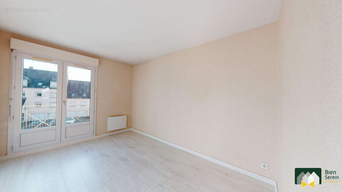Chambre 2  - Appartement à LEVES
