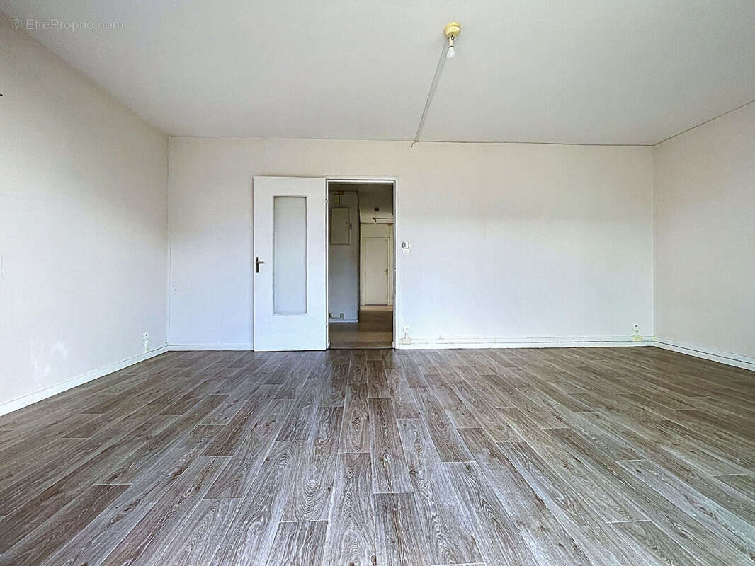 T3 de 74 m²  au dernier étage avec double balcons à Trélazé - photo 8