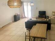 Appartement à COURNONTERRAL