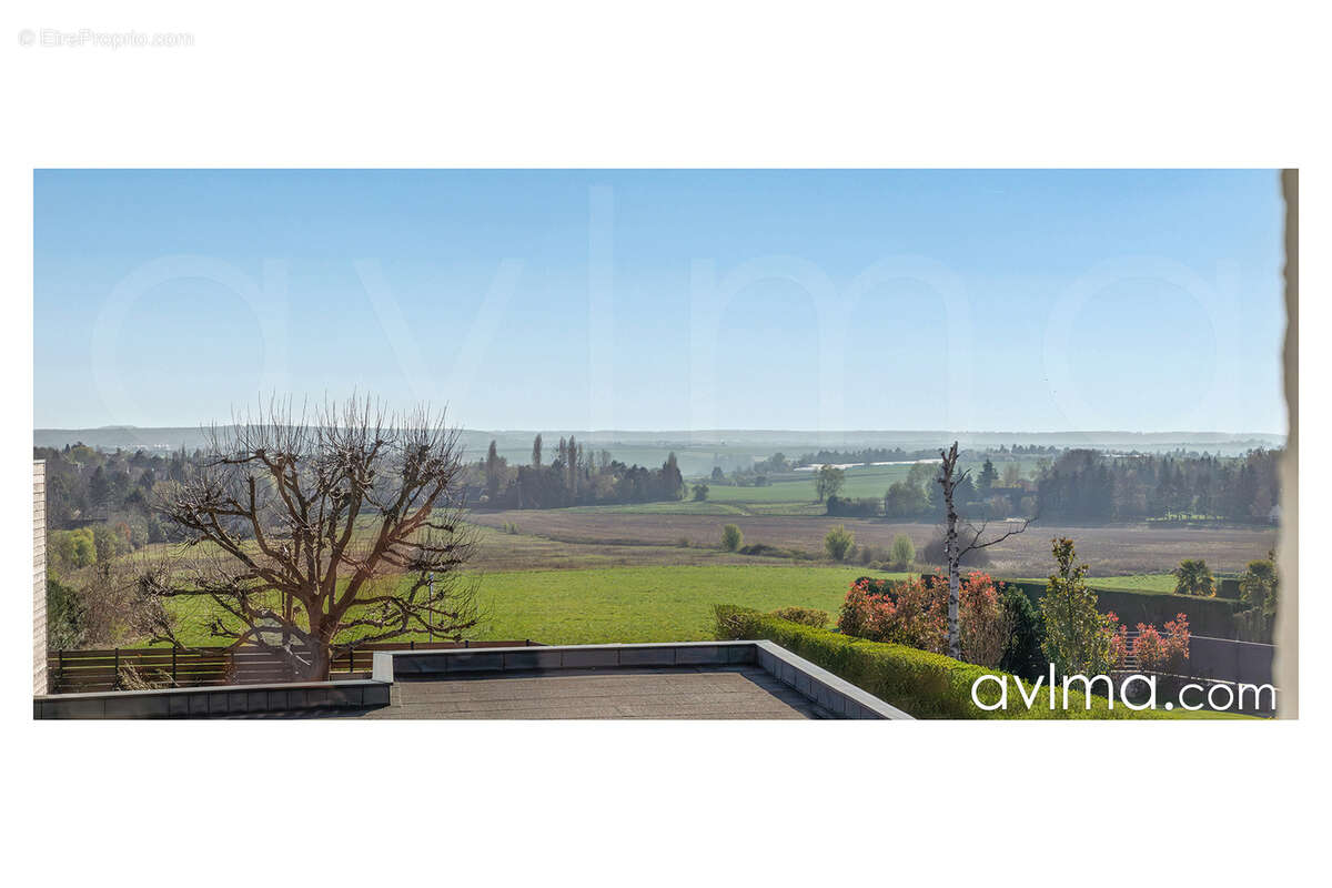 Maison à SAINT-NOM-LA-BRETECHE