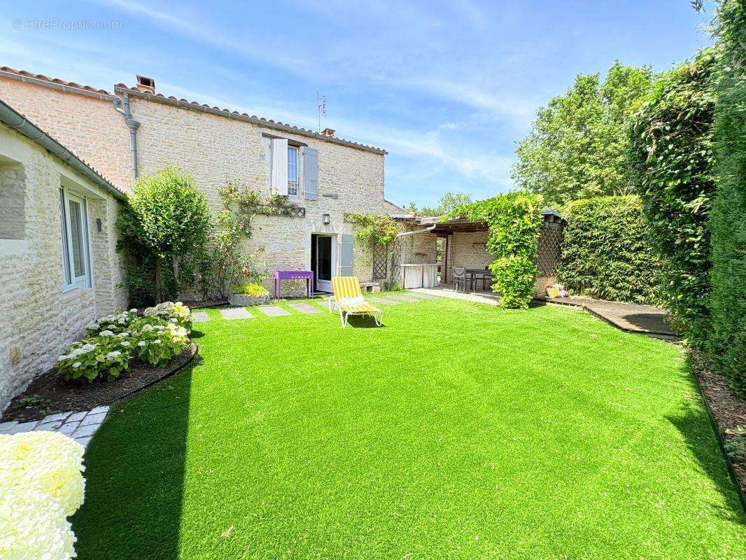 Maison à SAINT-XANDRE