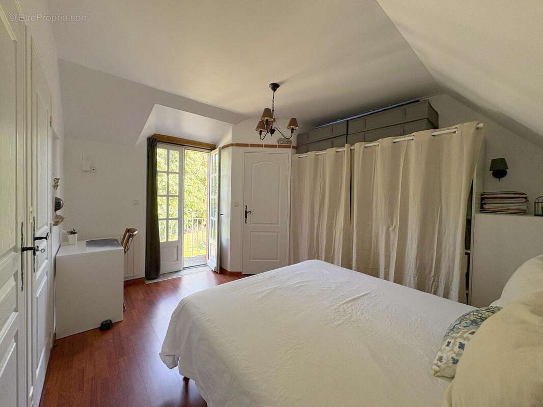 Maison 84 m² à Courtils  - photo 8