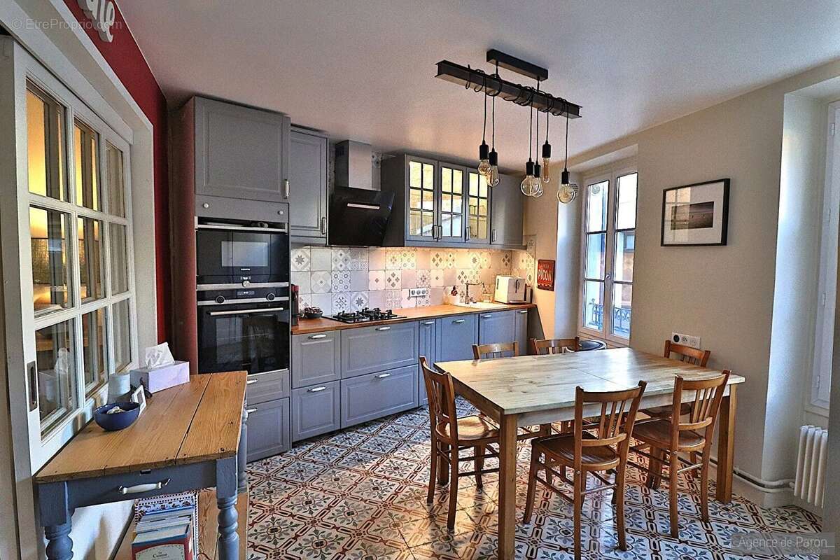 Maison à VERRIERES-LE-BUISSON